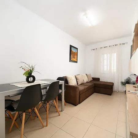 Apartment Pescadores, 50 Meters From